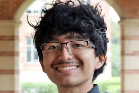 A headshot of Moses Ramirez