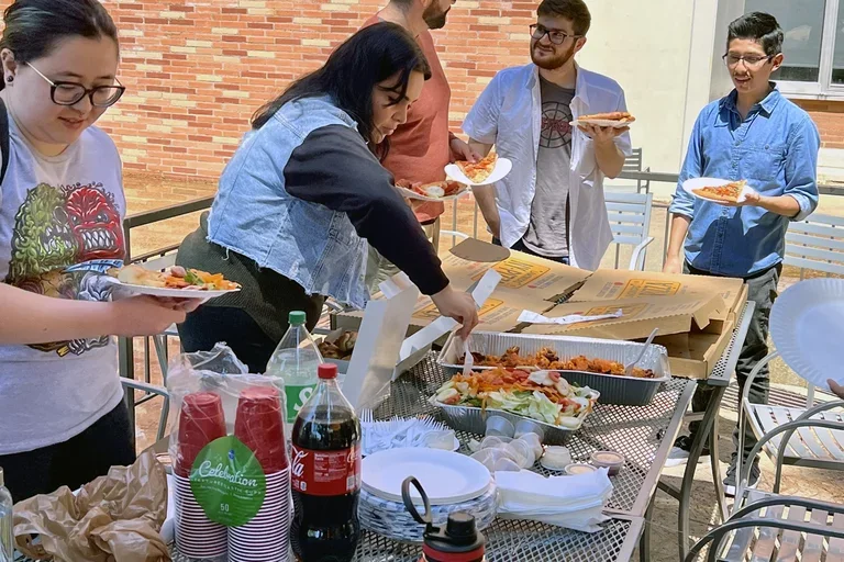 Pizza-party-2